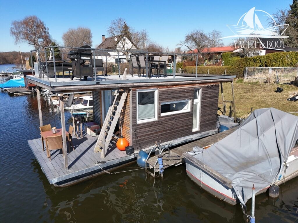 Houseboat 9.5 Technuns