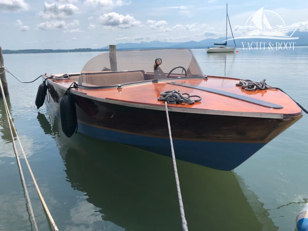 Wiking Variant electric boat