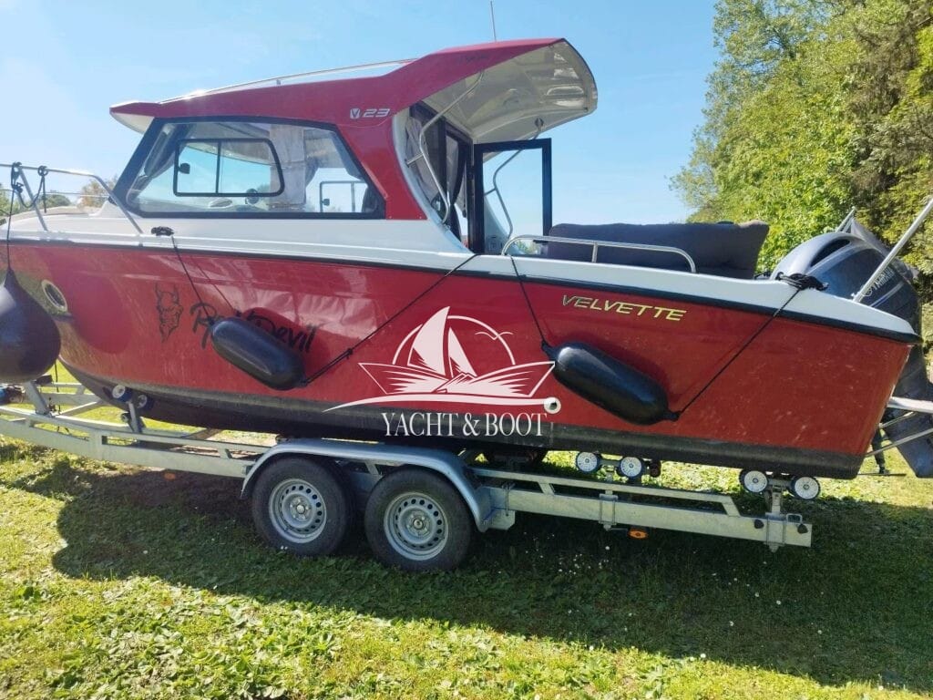 Velvette V 23 Active Sedan