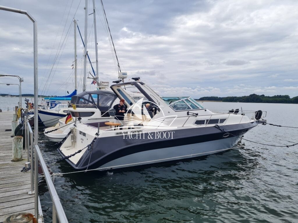 Cruisers Yachts 3270 Esprit