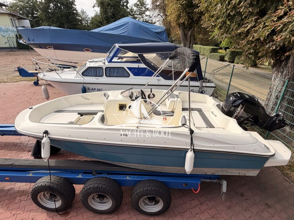 Bayliner e16